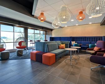 Tru by Hilton Auburn - Auburn - Salónek