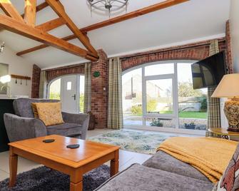 Plough Cottage - Driffield - Huiskamer