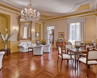 هوتل باراديسو - San Remo - غرفة طعام