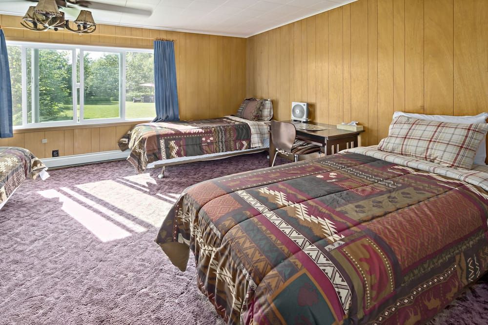 Bedroom view of Talkeetna Inn