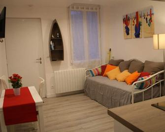 Gite Cote Fleurie Lisieux Centre - Lisieux - Living room
