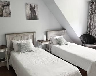 Wares Muskoka Lakes Estate - Gravenhurst - Bedroom