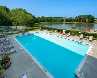 DoubleTree Suites by Hilton Raleigh - Durham - דורהאם - בריכה
