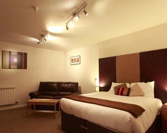 Aberdour Hotel, Stables Rooms & Beer Garden - Burntisland - Bedroom