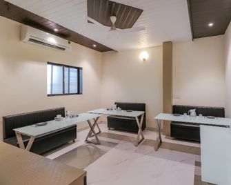 Capital O by OYO Prime Land - Mumbai - Restaurant