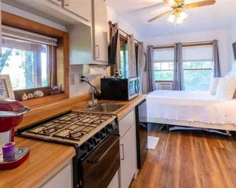 Best View In Bryson City In The Sugar Shack!! - Bryson City - Bedroom