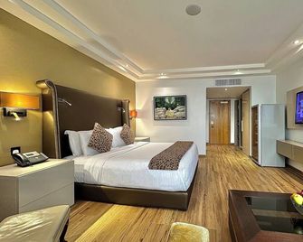 Victoria Crown Plaza Hotel - Lagos - Schlafzimmer