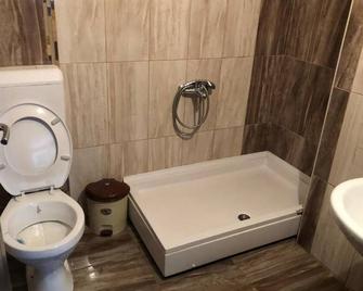 Struga Rooms-Dhoma-Sobi - Struga - Baño
