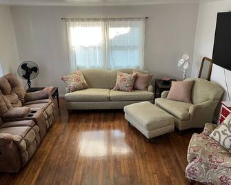 Water Front Oasis home - Norfolk - Sala de estar