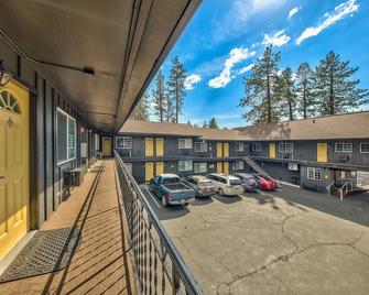 Lake Ridge Hotel - South Lake Tahoe - Balcony