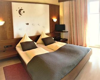 Hotel Restaurant Kroell - Reutte - Yatak Odası