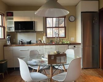 Welcoming 2-bedroom house near historic downtown Seguin - Seguin