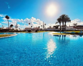 Arena y mar - San Bartolomé de Tirajana - Pool