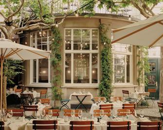 Boutique & Design Hotel Volkshaus Basel - Basel - Patio