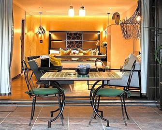 Kgarebana Boutique Guesthouse - Tweefontein - Comedor