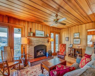 Our Mountain Home - Lake Junaluska - Living room