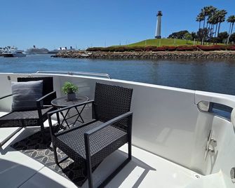 Dockside Boat & Bed Long Beach - Long Beach - Balcony