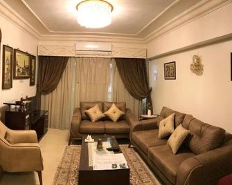 Gleem Luxury Apartments Elite - Alexandria - Living room