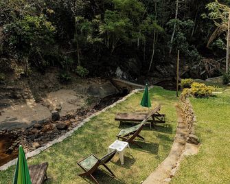 Pousada Luar da Serra Lumiar - Lumiar - Innenhof