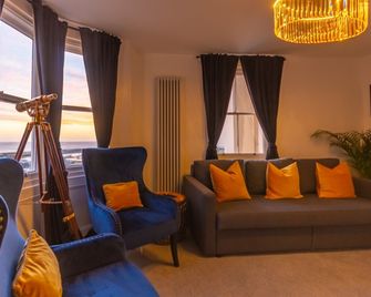 Luxury Ramsgate Harbour View By Adliv - Canterbury - Living room