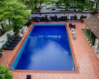 Pelican Hotel Lekki - Lekki - Piscina