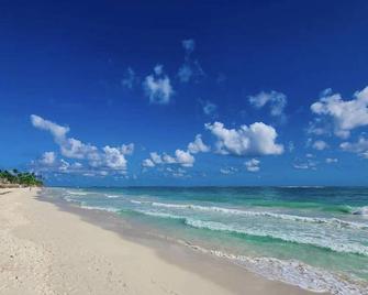 Peaceful 2 Bed Apartment - Pool & Private Beach Access - Punta Cana - Beach