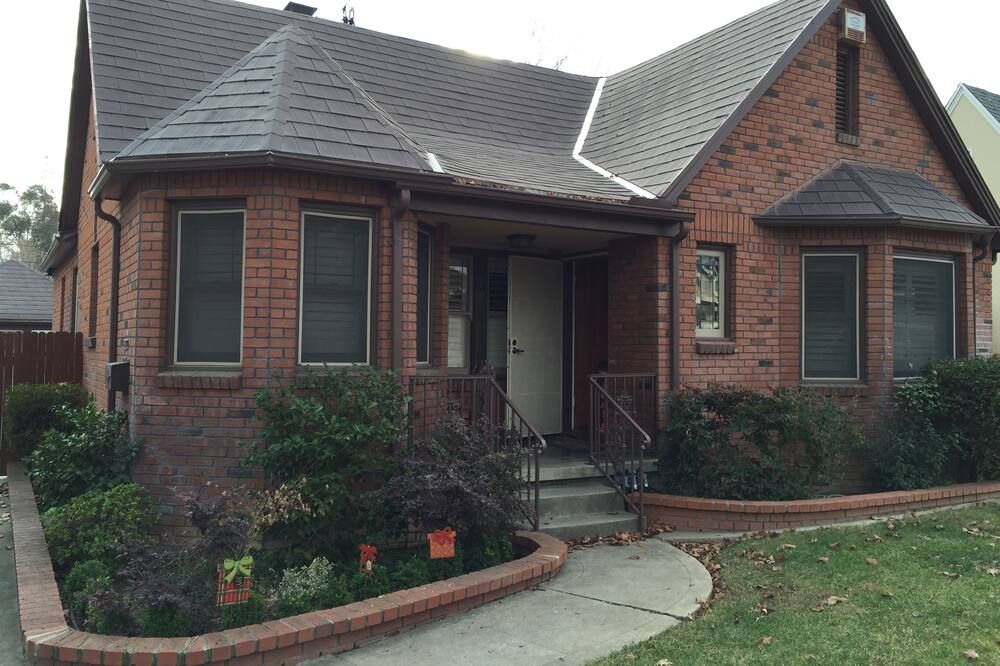 2 Br / 1 Bath East Sac Guest House Near Downtown & Midtown - סקרמנטו - בניין