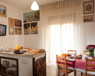 Leccesalento Bed And Breakfast - Lecce - Ruokailuhuone