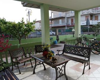 B&B La Dea Hestia - Bosa - Patio