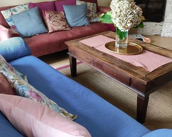 Estelas: 20 Mn From Santander/ 5 Mn From Somo Beach. - Somo - ห้องนั่งเล่น