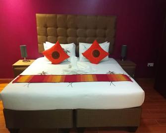 Lalani Prestige Guesthouse - Nata - Habitación