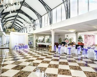 Vnukovo Kartmazovo Park Hotel - Moscow - Lobby