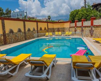 King As Hotel - Alanya - Piscina