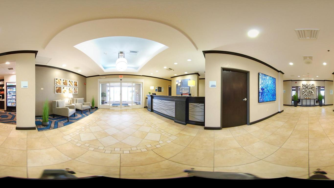Holiday Inn Express & Suites Farmington By IHG