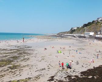 Seaside bright villa with garden - Granville - Plage