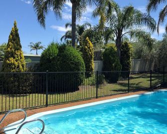 3 bedrooms - sleeps 6 - Shoalhaven Heads - Piscina