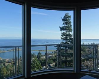 Gibralter Rock Ocean View B&B - Nanaimo - Balcony