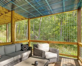 Modern Nellysford Getaway With View Deck - Nellysford