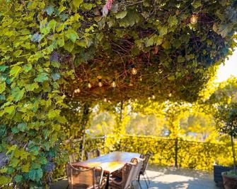 Central View Eco Home - Castlemaine - Innenhof