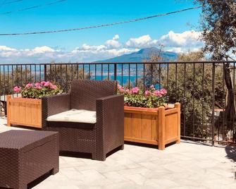 L'Antica Pigna Chateau - Vico Equense - Balcony