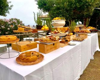 Hotel Borgo Cacciatori - Ventotene - Buffet