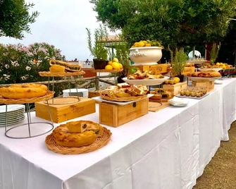 Hotel Borgo Cacciatori - Ventotene - Buffet