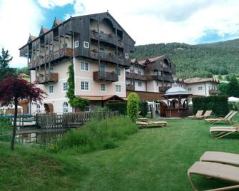 Alpen Hotel Eghel - Folgaria - Toà nhà