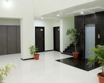 Hotel New Bharti - 奧蘭加巴德 - 大廳