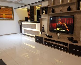 Lages Plaza Hotel - Lages - Front desk