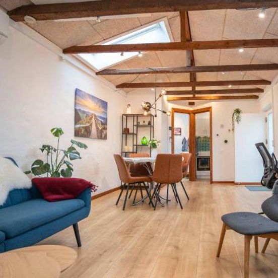 Skylight Lodge - Private Terrace, Free Parking & Walk to City – Horsens