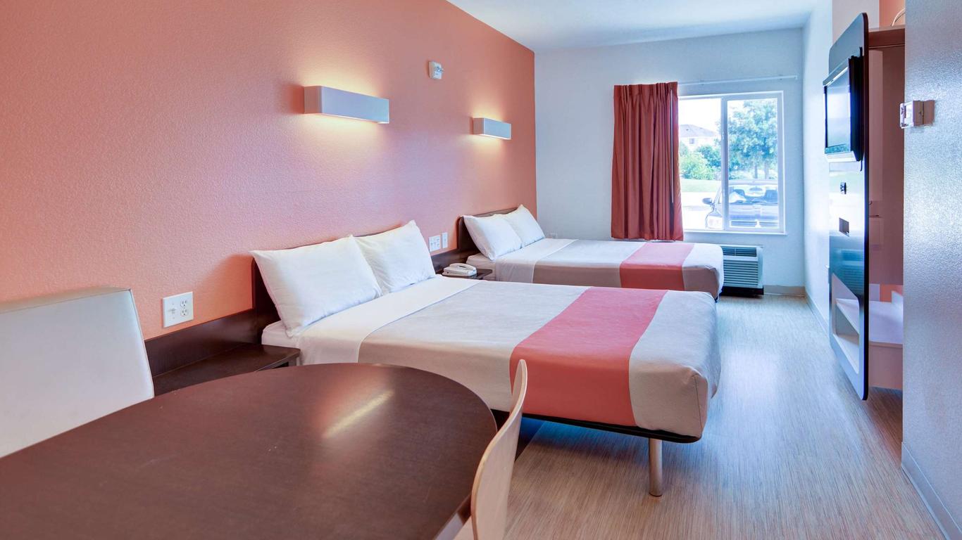 Motel 6-Roanoke, Tx - Northlake - Speedway