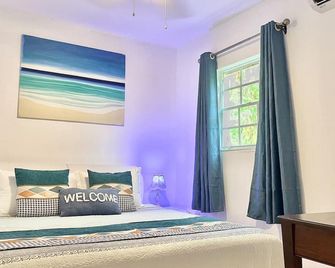 Affordable one bedroom Apartment in Venetian Road - Providenciales - Bedroom