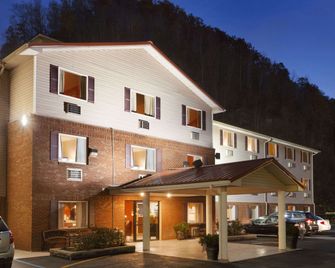 Super 8 by Wyndham Prestonsburg - Prestonsburg - Edificio
