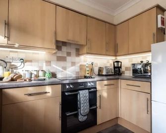 Private Double Room in Shared House - Ringwood - Kitchen